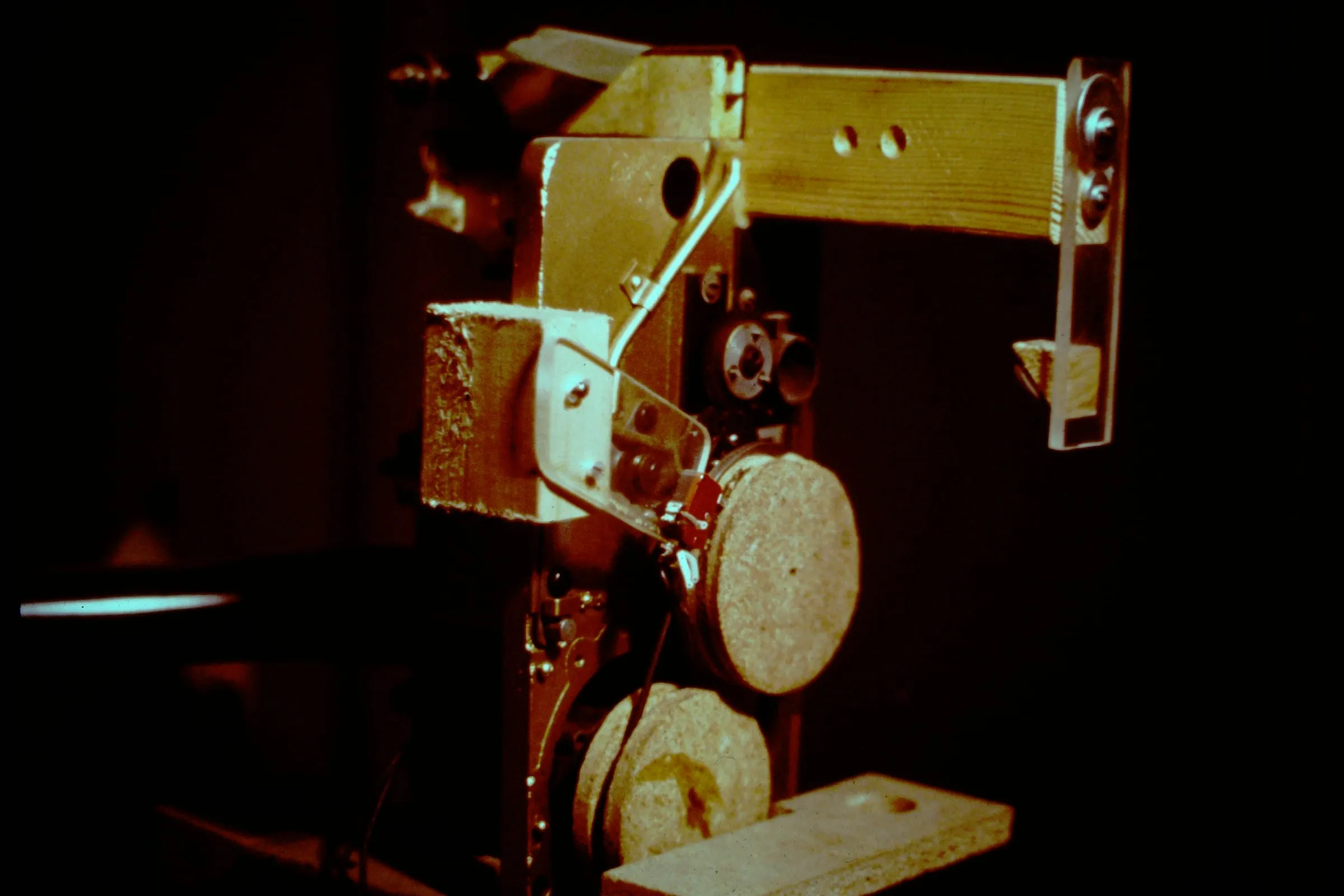 A 16mm multiplex hologram prototype apparatus.